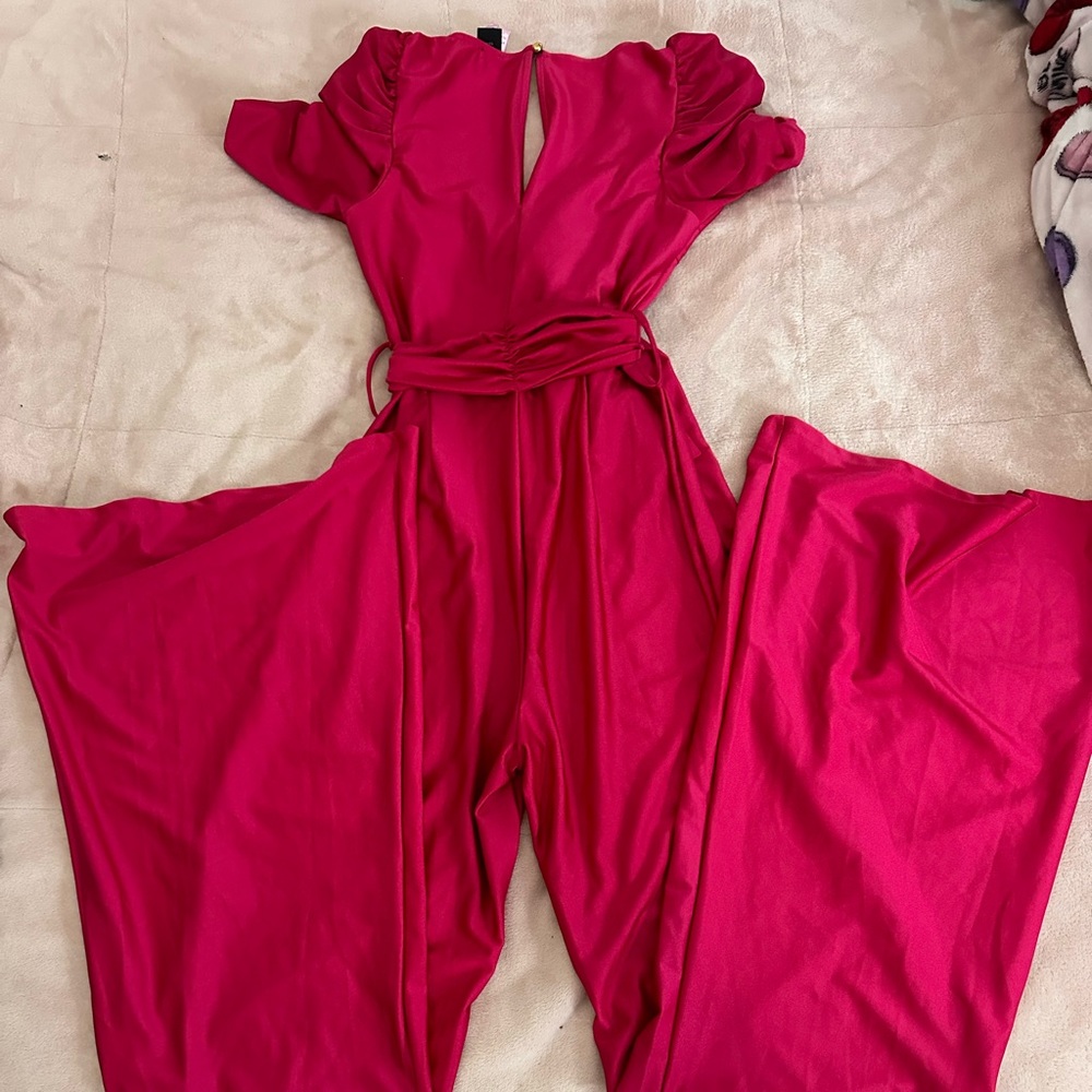 Chic Pink Jumpsuit with Cap Sleeves and Wide-Leg Pants - Picture 9 of 9